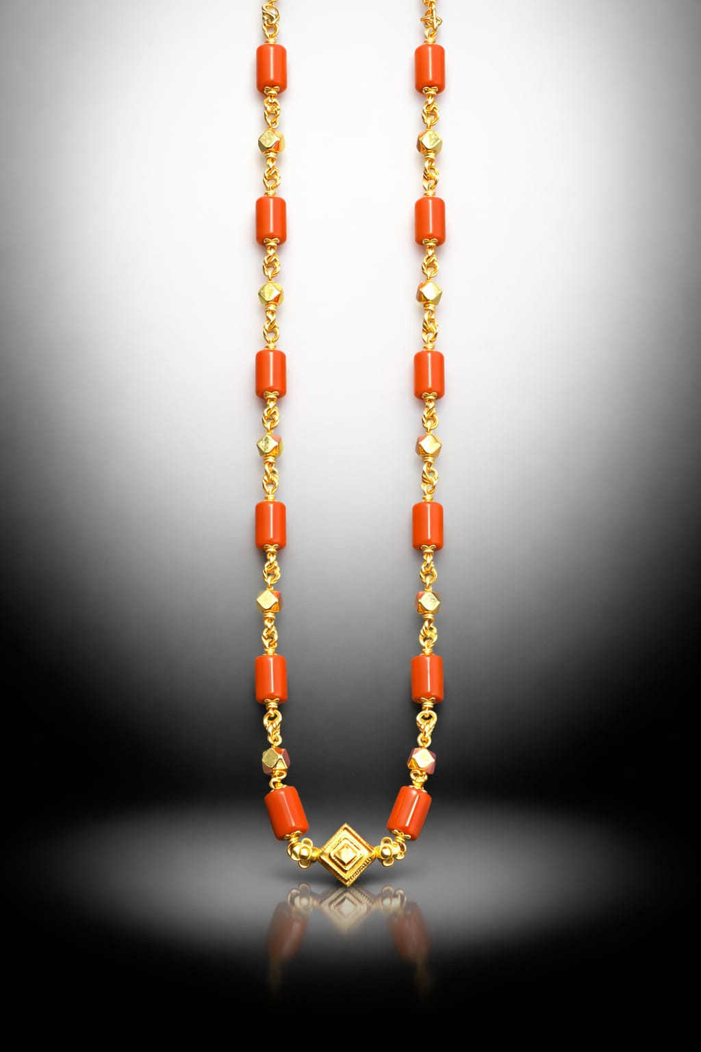 Minimal Coral Beaded Gold Chain Necklace – Elegant Everyday Wear
