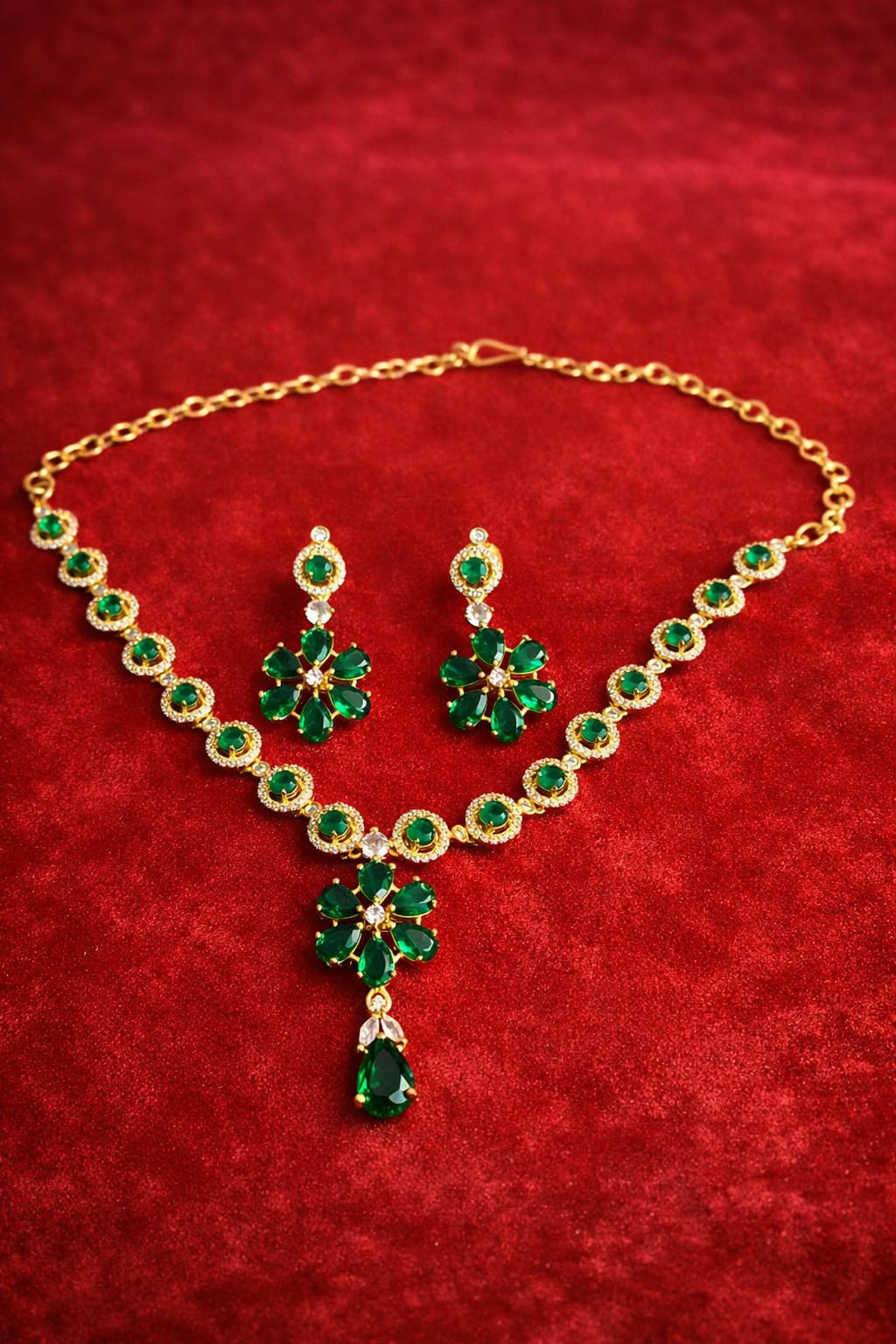 Emerald Floral Stone Necklace Set