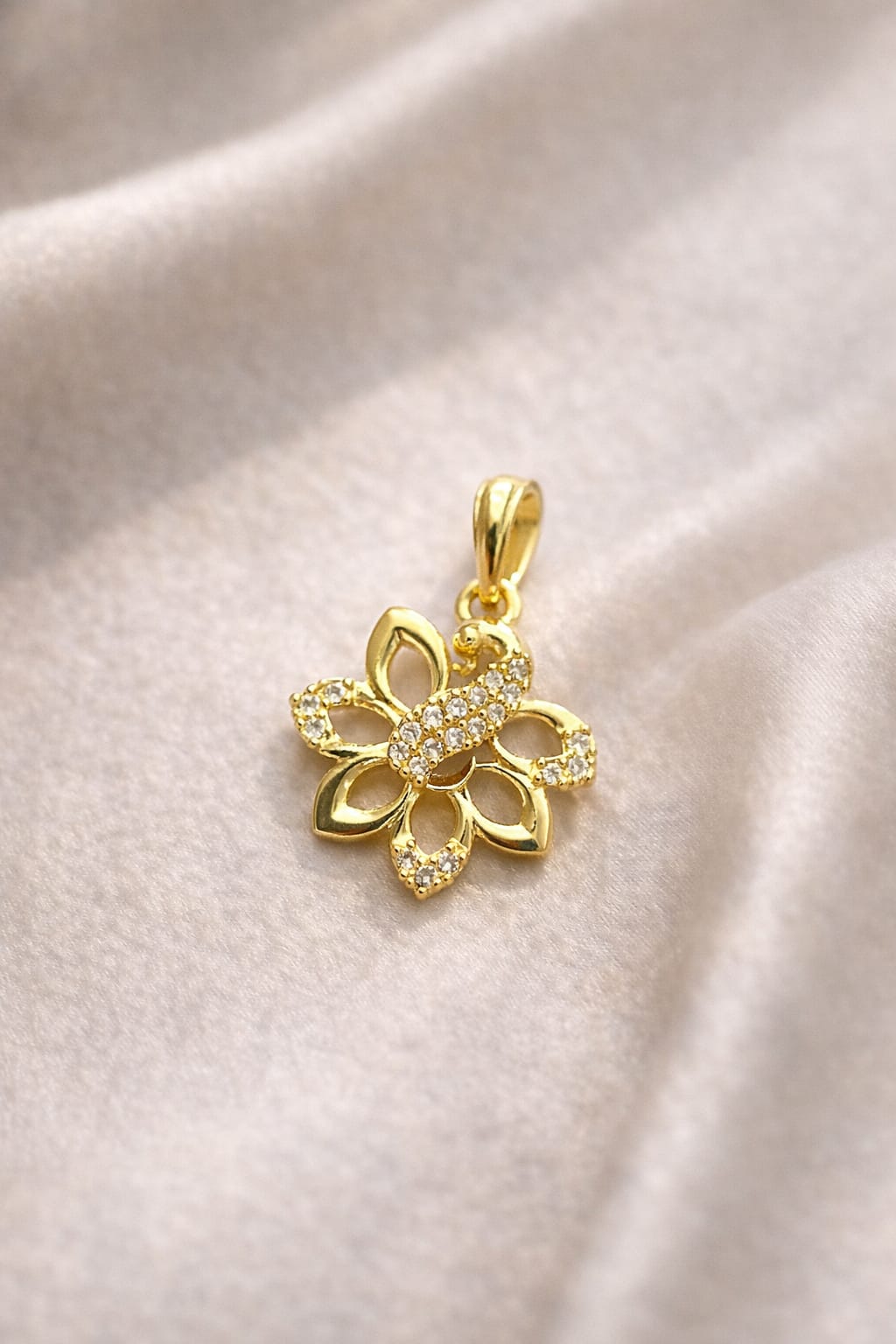 Golden blossom Sparkle Pendant
