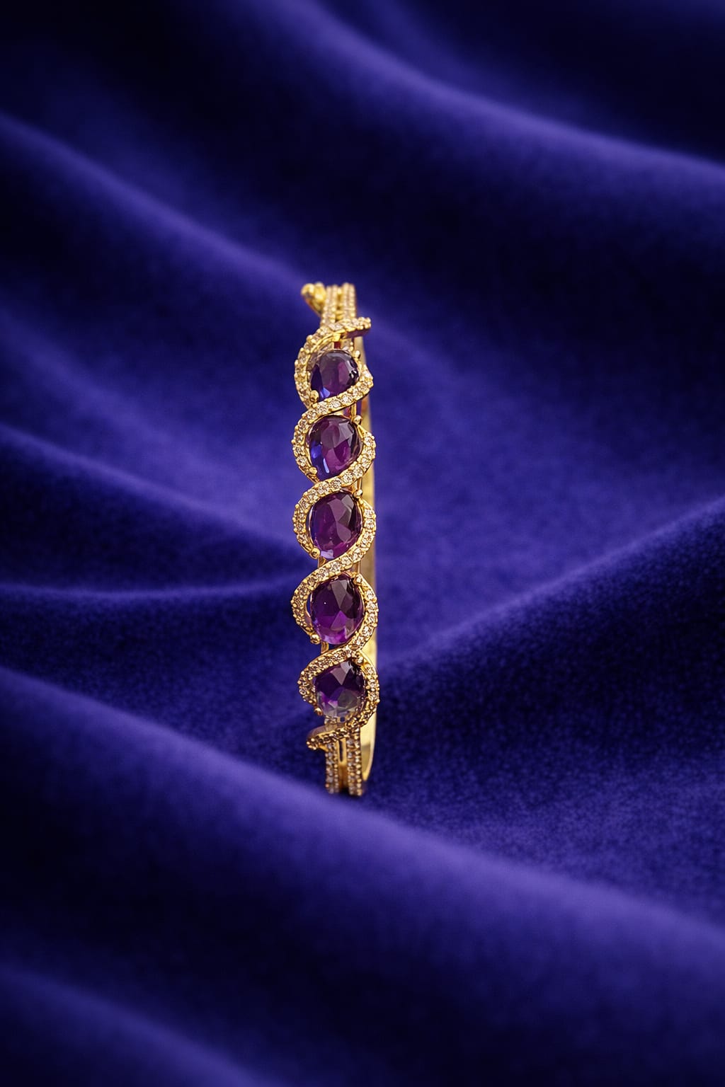 Royal stone Twist Kada